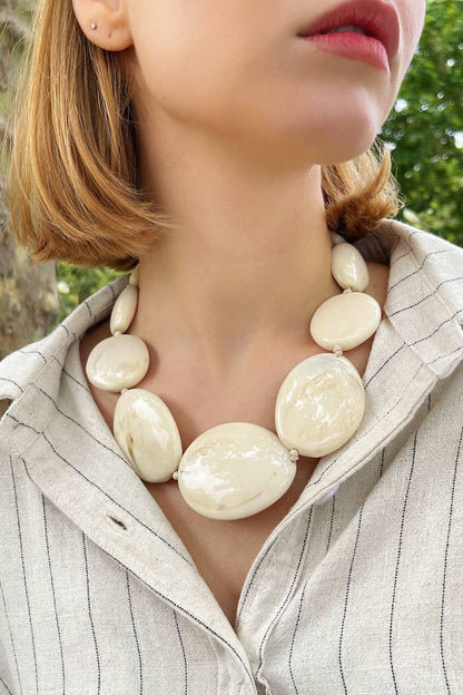2WY01 resin necklace