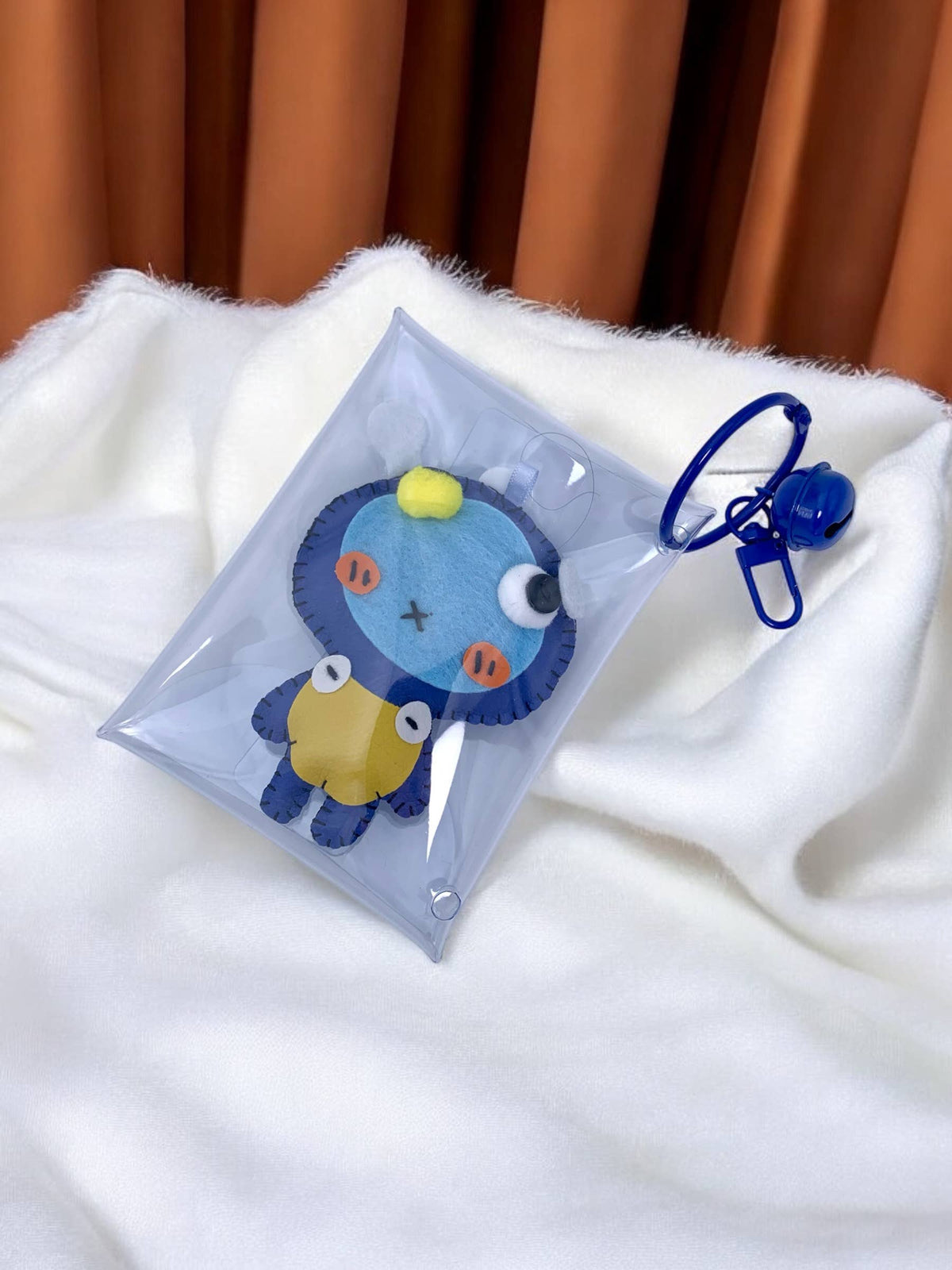 Porte-clé peluche avec clochette JSG35