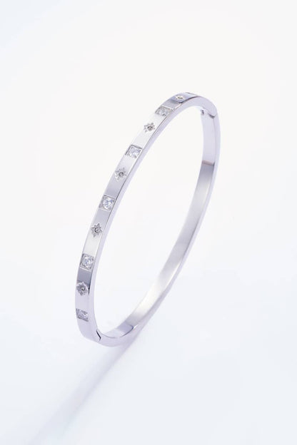 Bracelet jonc strassés en acier inoxydable 324AQ31