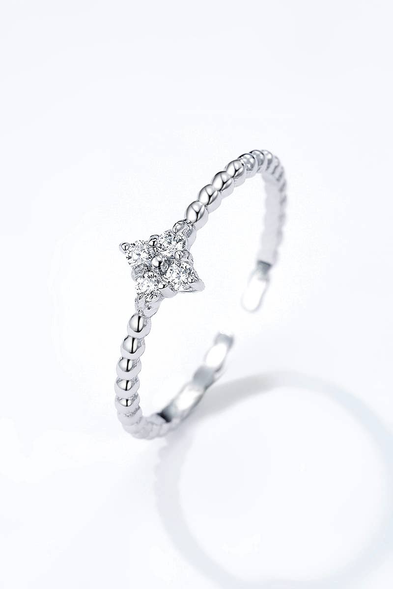 Mini rhinestone clover ring in stainless steel 424AQ132