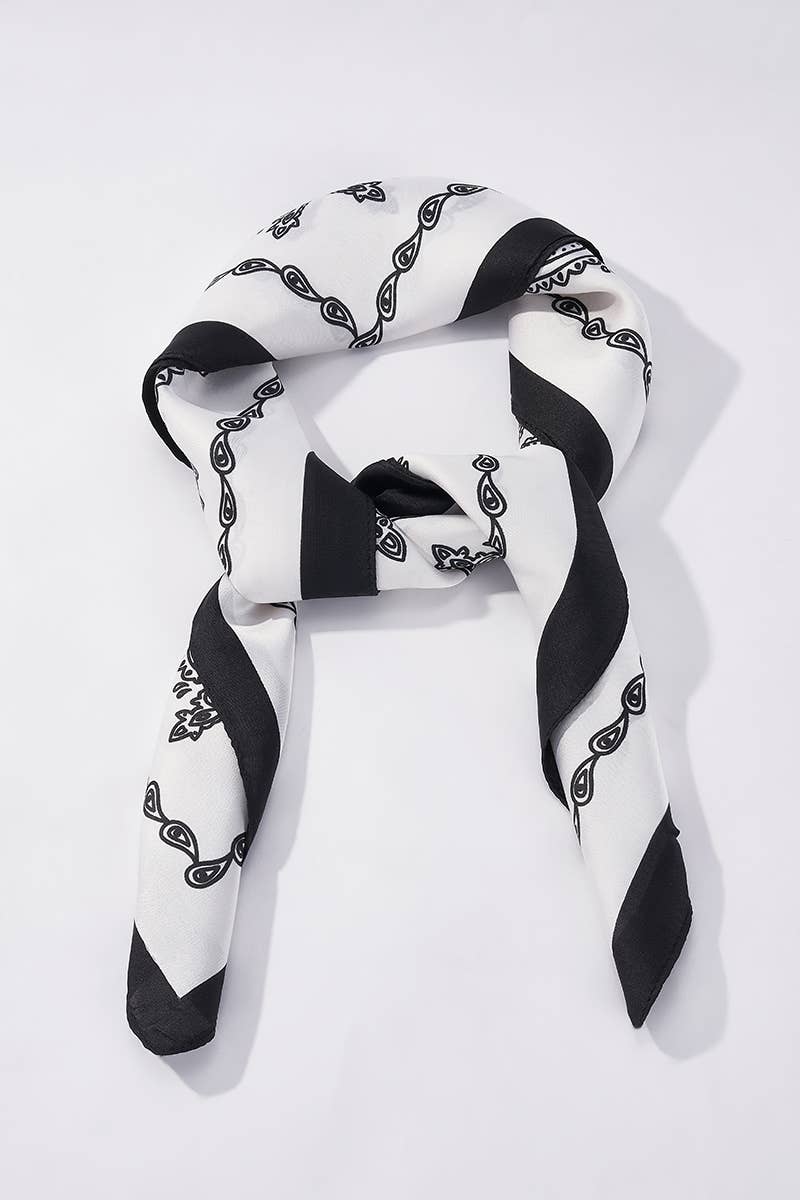 Patterned scarf 65 X 65 CM FL375DF