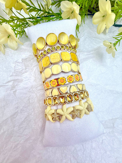 Set de 8 bracelets colorés sans présentoir SET352