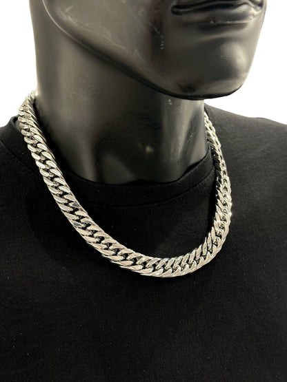Stainless steel necklace 224OP4