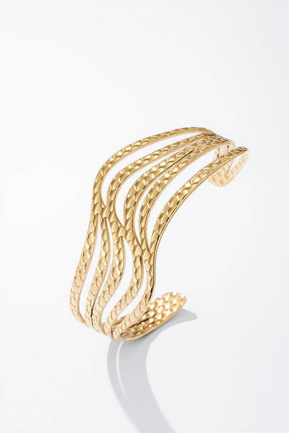 324CA30 stainless steel textured cuff bracelet