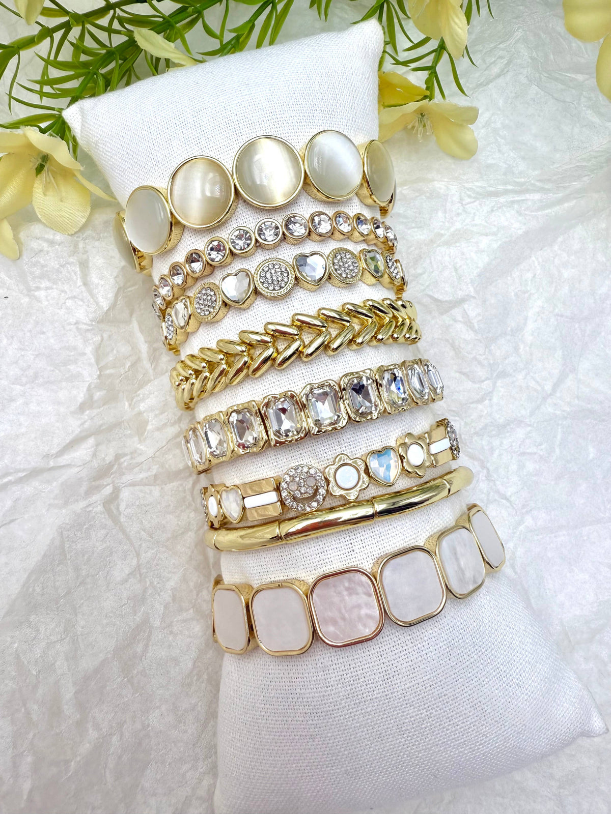 Set of 8 colorful bracelets without display stand SET353