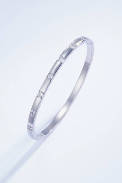 Bracelet jonc strassés en acier inoxydable 324AQ33
