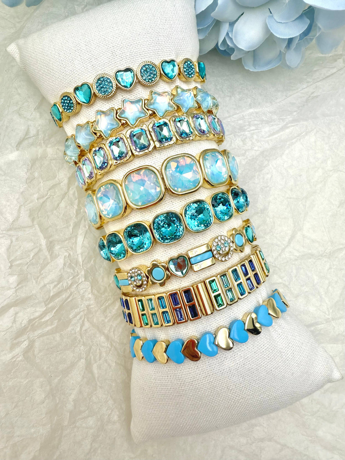 Set of 8 colorful bracelets without display stand SET357