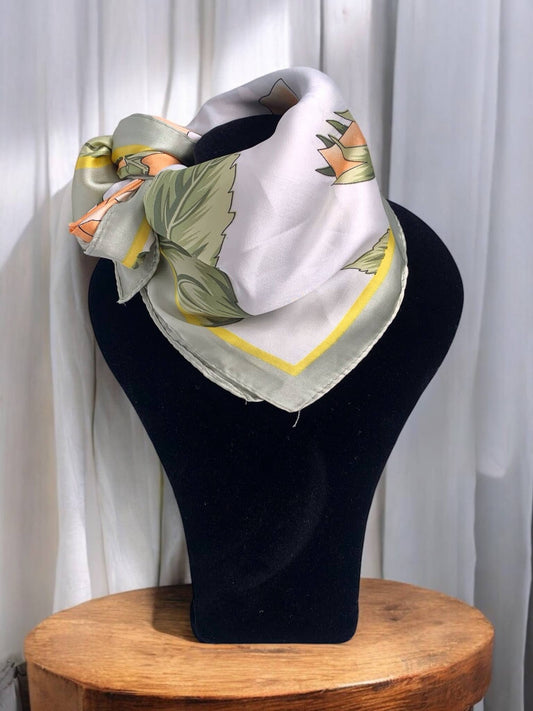 Foulard carré en satin FL06