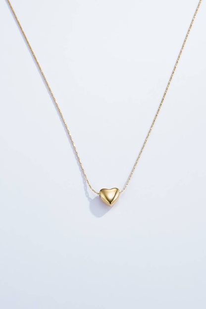 Collier fin avec cœur en acier inoxydable 224AQ06