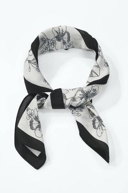 Patterned scarf 70 x 70 cm FL53