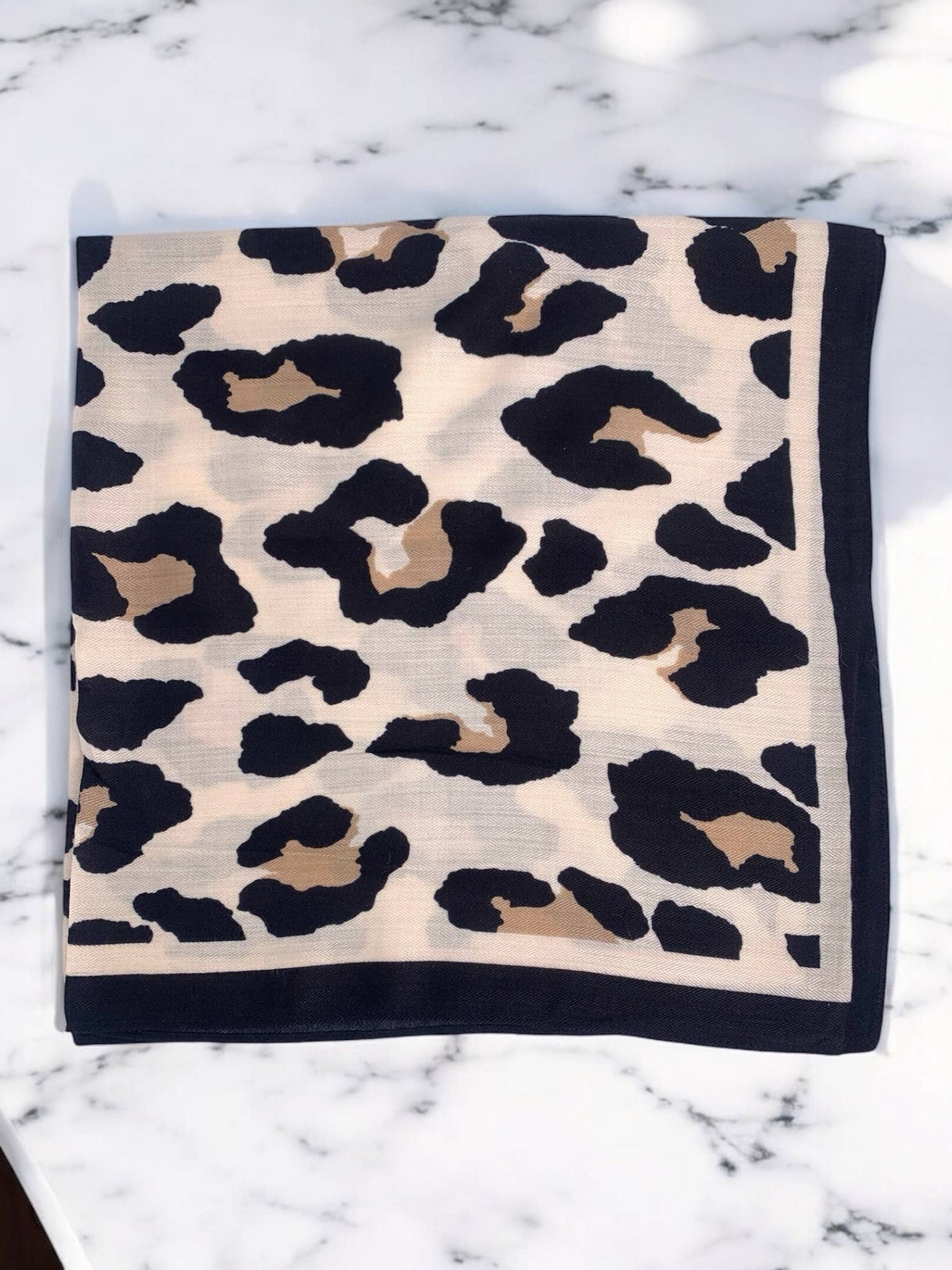 Foulard carré léopard FL07