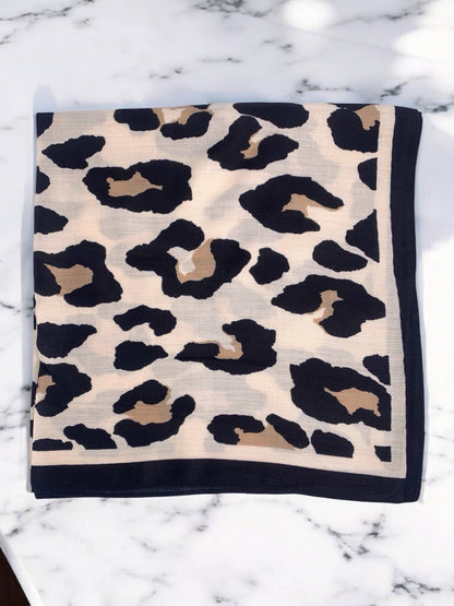Foulard carré léopard FL07