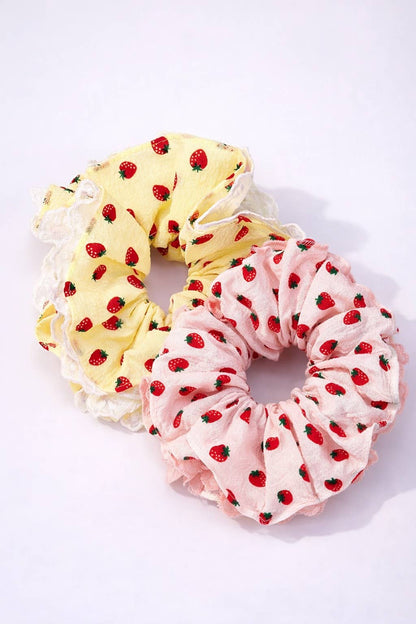 Chouchou tissu motif fraises avec dentelle 15cm FQ200XQ