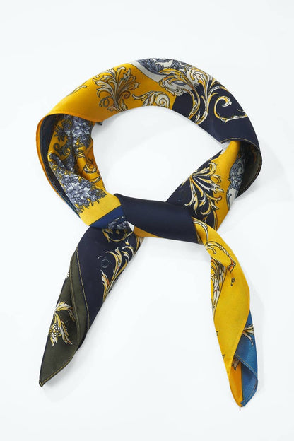 Patterned scarf 70 x 70 cm FL68