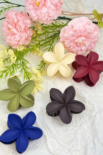 Matte flower hair claw YH52