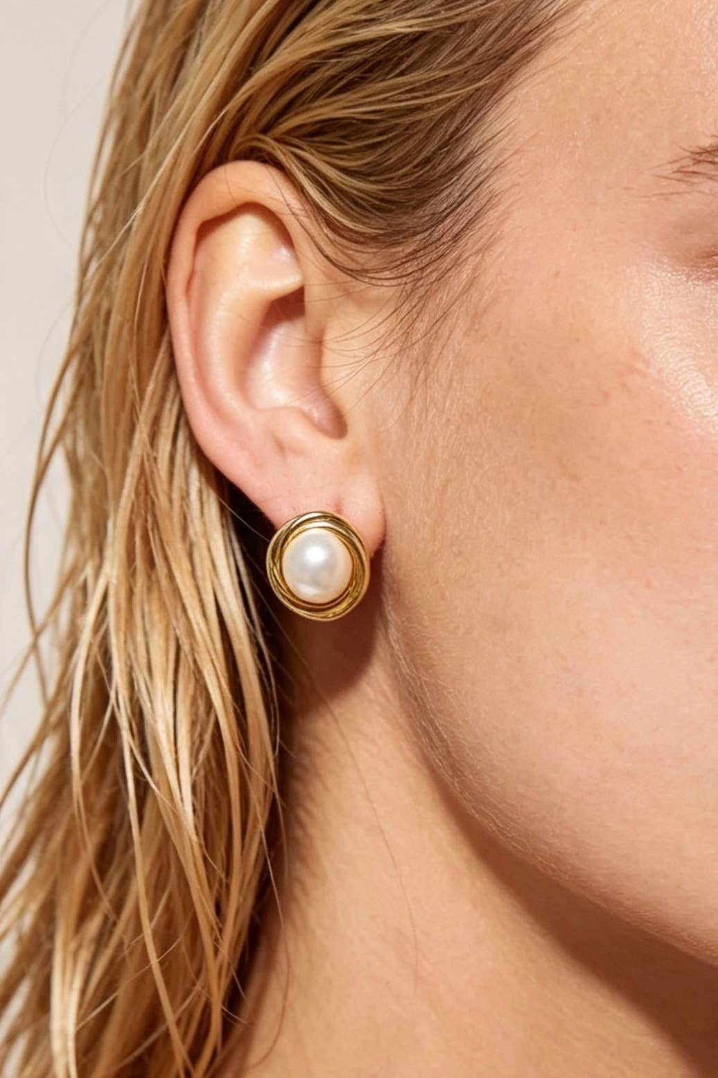 Boucles d’oreilles puces rondes à perles en acier 124AQ318