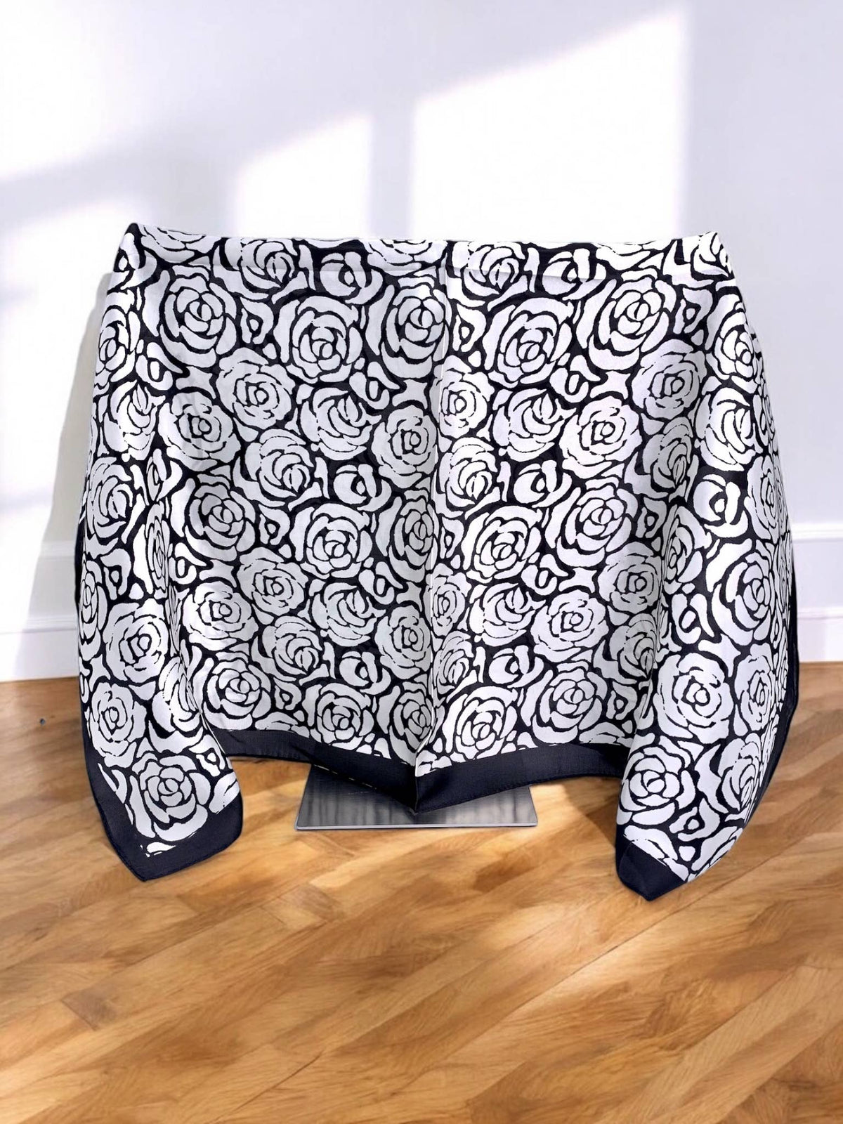 Patterned scarf 68x68cm FL15