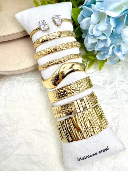 Set 8 bracelets en acier inoxydable sans présentoir SET344