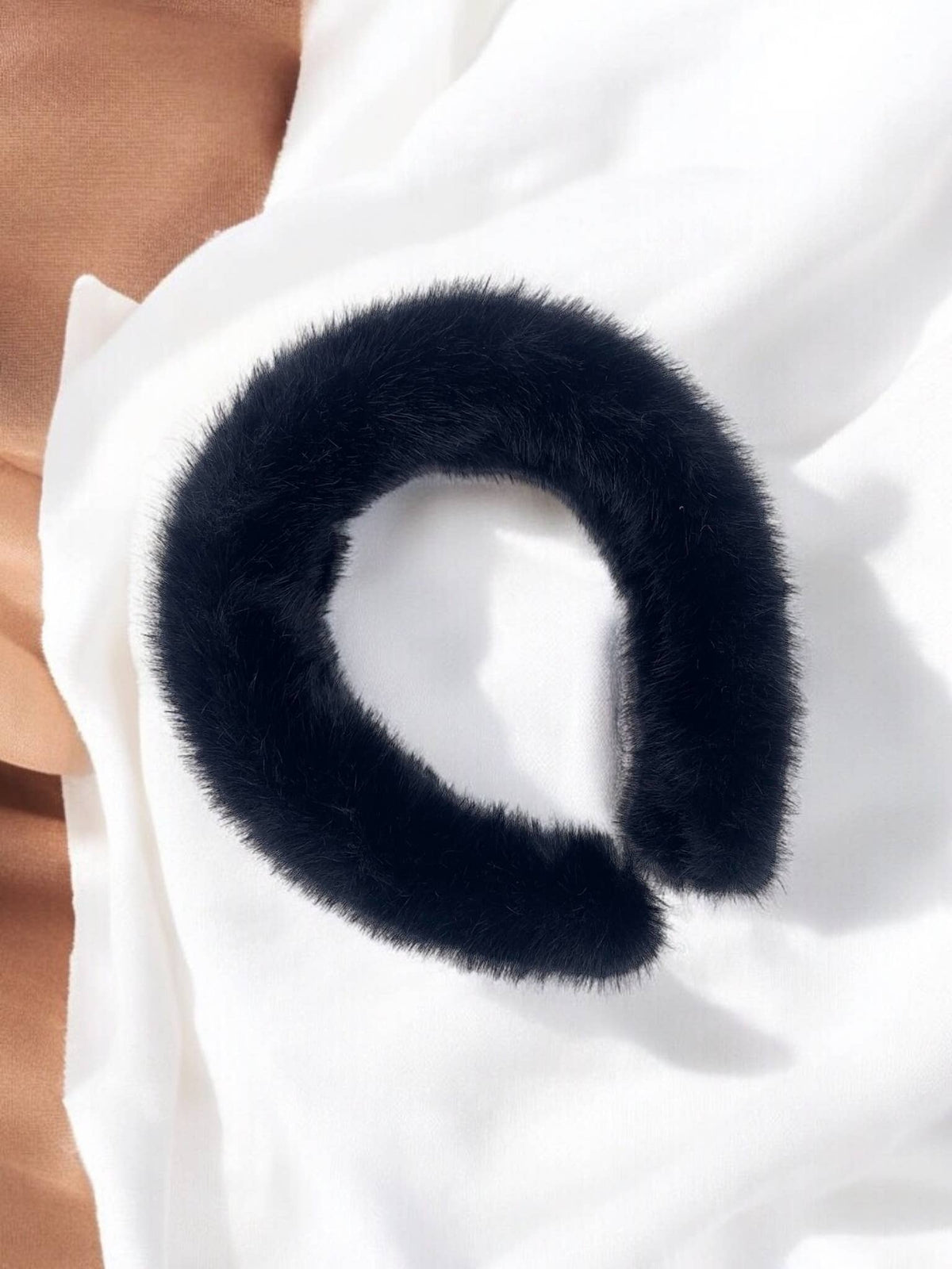 ST26 Faux fur headband