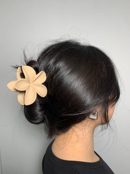 YH03 flower-shaped hair clip