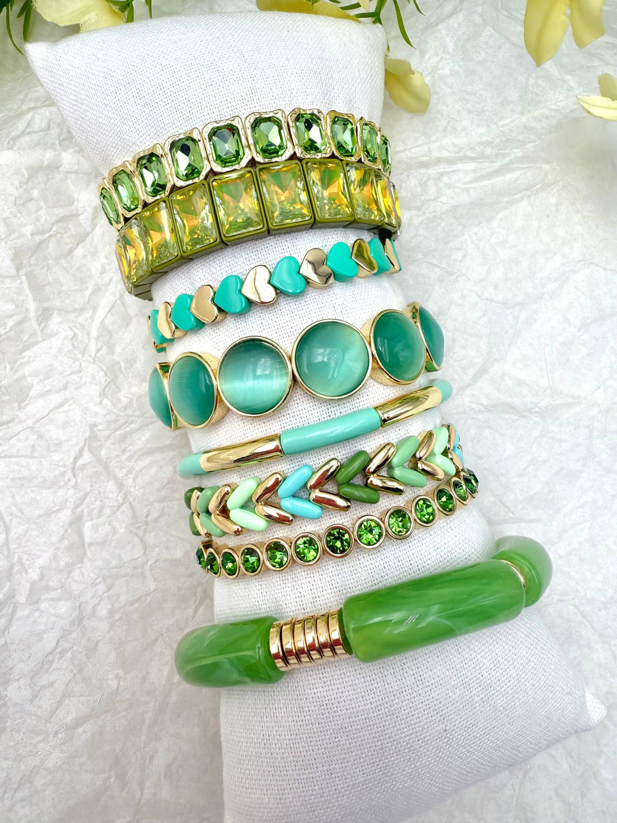 Set de 8 bracelets colorés sans présentoir SET356
